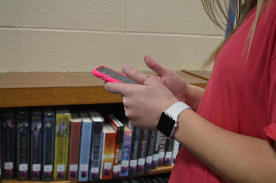 How Social Media Affects High School Students