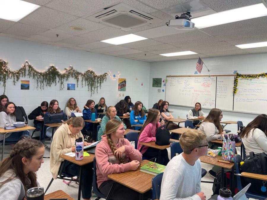 Students gathered in Ms. Coxs room for an Earth club meeting during power hour on September 28th. (Photo Courtesy of Maggie Phelps) 