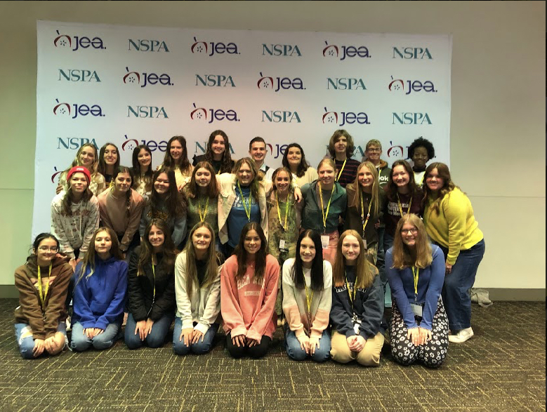 Central Hardins JEA/NSPA Conference attendees