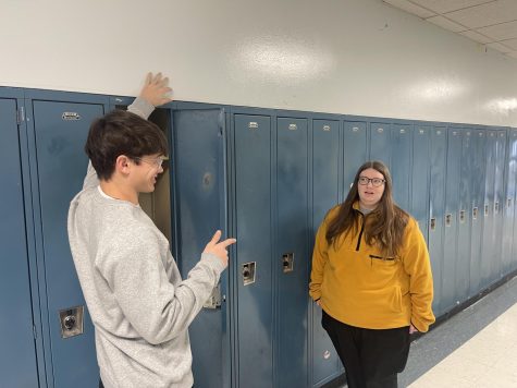 Seniors Micah Brown and Kylie Marcum demonstrate having a crush.
Although these actors are so good their emotions seem real, these actors have no interest in each other.