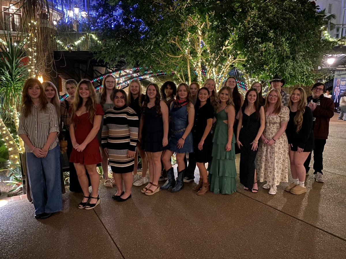 The foliage of Gaylord Opryland Hotel had the perfect back drops for the Newspaper and Yearbook staff to take pictures after coming back from makeshift Senior night!